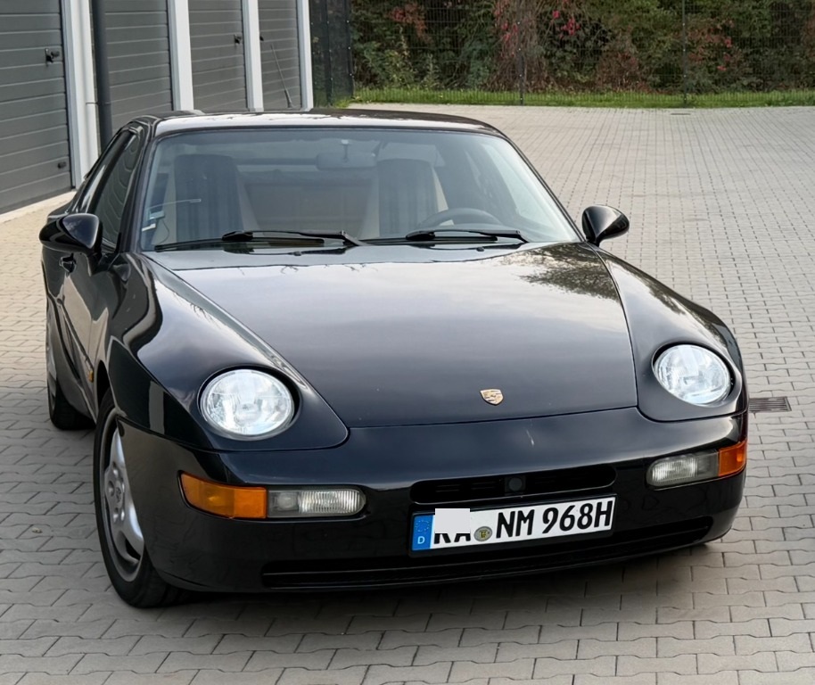 Black Porsche 968
